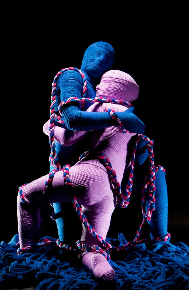 benetton-yatzer-lana-sutra-erik-ravelo-wool-sculpture